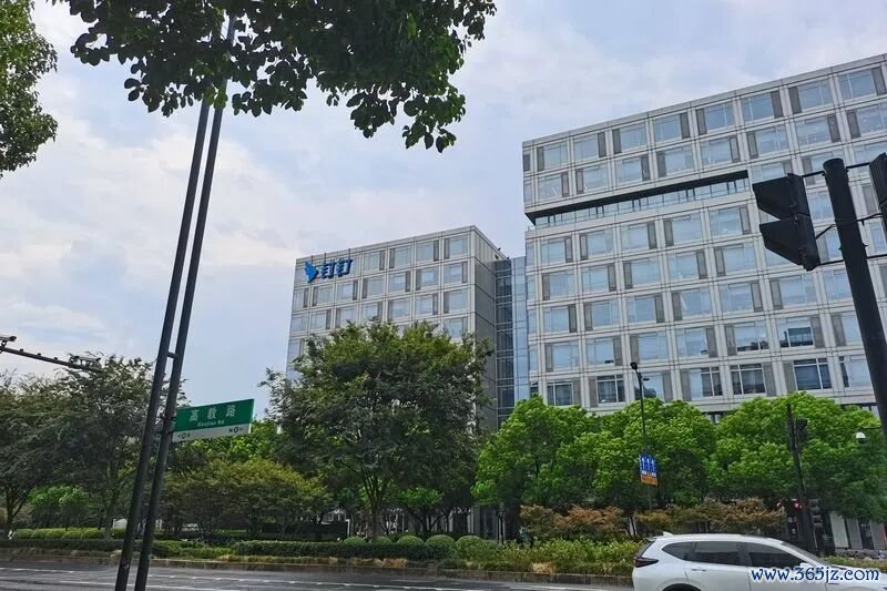 钉钉总部大楼 开头：搜狐新闻